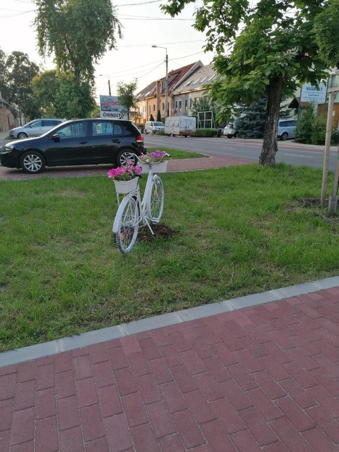 Kertesz Vendeghaz Hotell Eger Exteriör bild