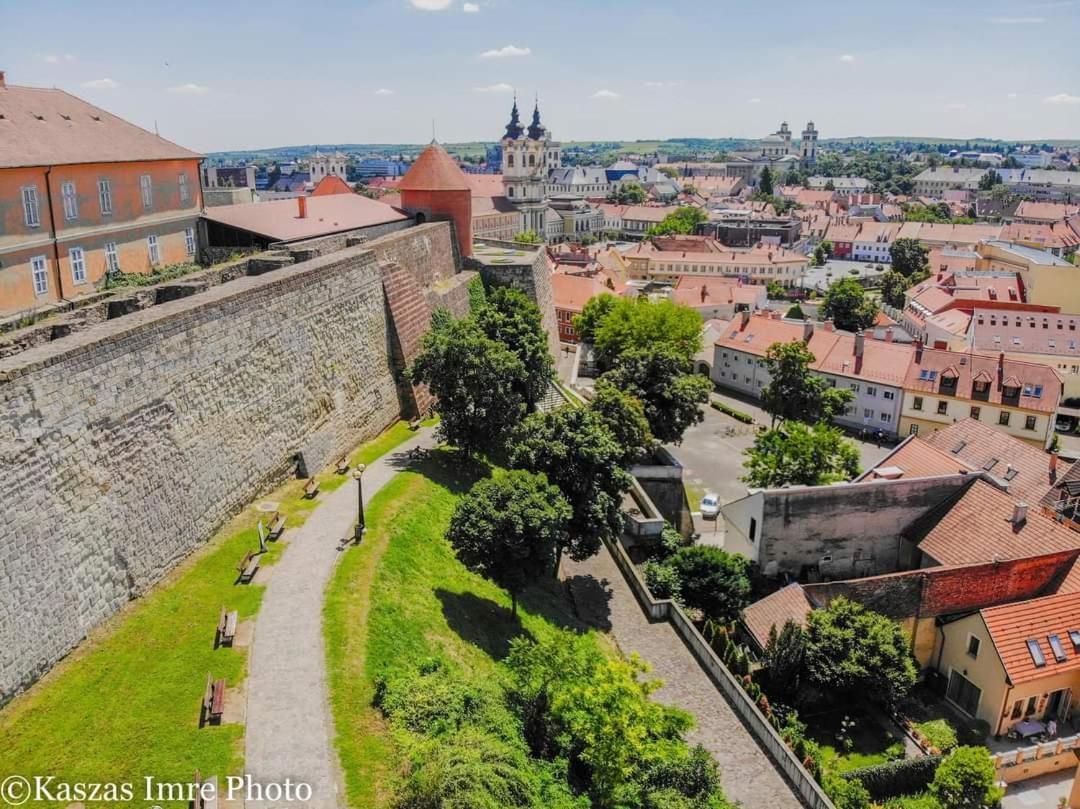 Kertesz Vendeghaz Hotell Eger Exteriör bild