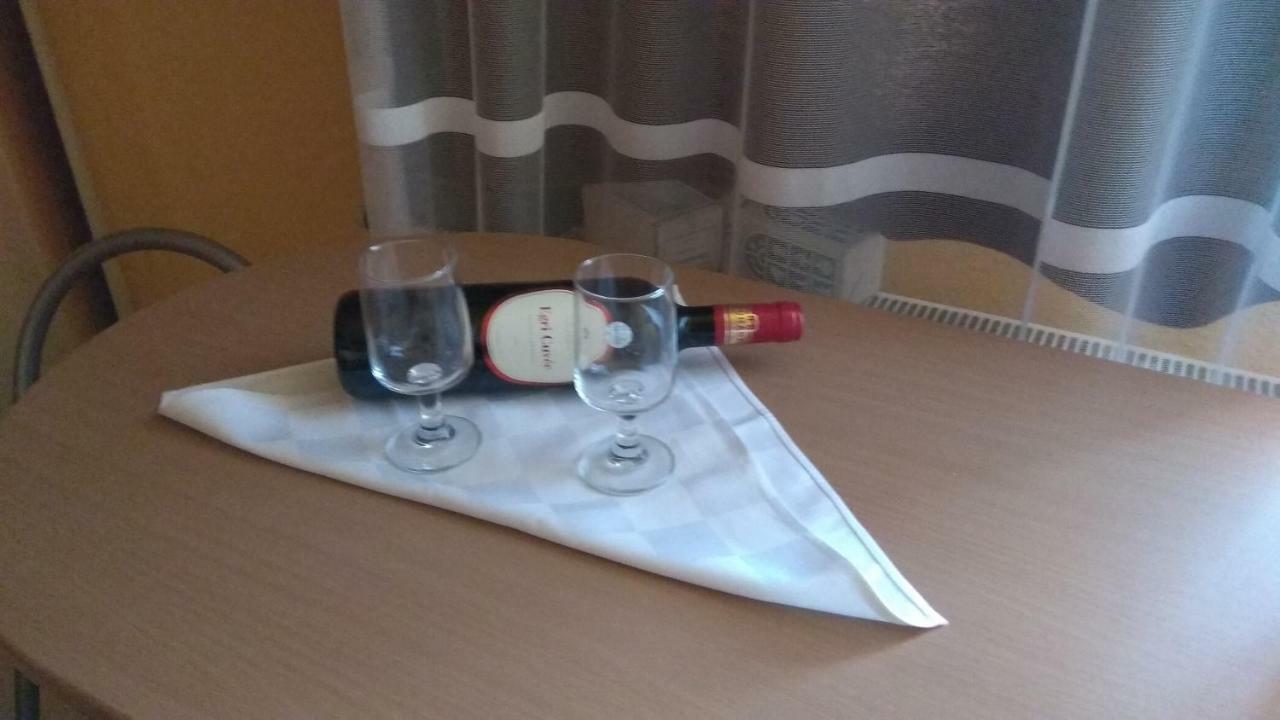 Kertesz Vendeghaz Hotell Eger Exteriör bild